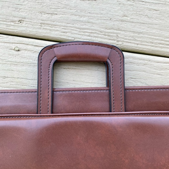 VINTAGE Unisex vegan brown leather portfolio , Size: 17”W x 12”H x 3”D - Picture 13 of 14